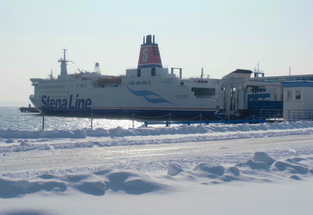 Das Fhrschiff Trelleborg am 22.02.13 im Fhrhafen Sassnitz.