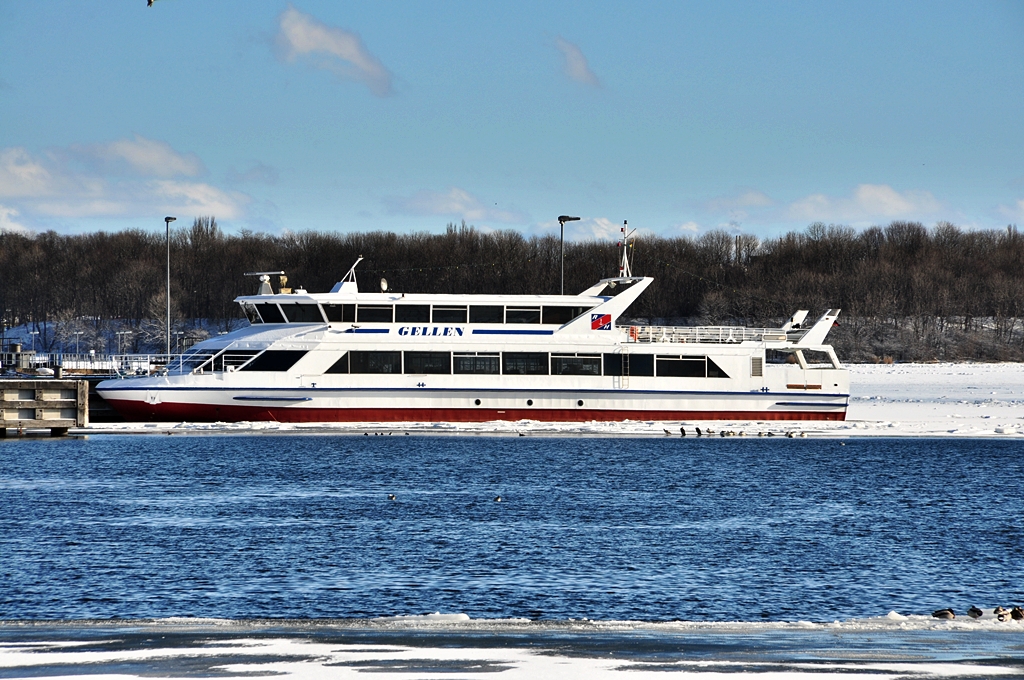 das Fahrgastschiff  Gellen  der Weien Flotte zu Reparaturzwecken auf der Volkswerft Stralsund am 06.03.2010