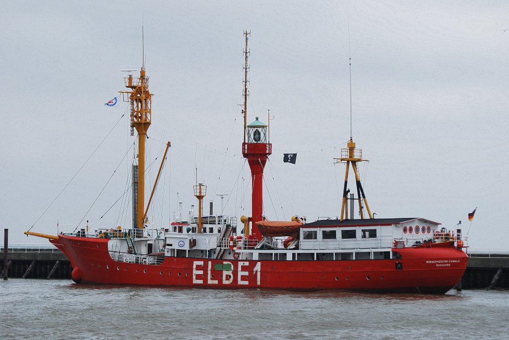 Das Feuerschiff Elbe 1 Brgermeister-Oswald im Hafen von Cuxhaven liegend aufgenommen am 11.04.10