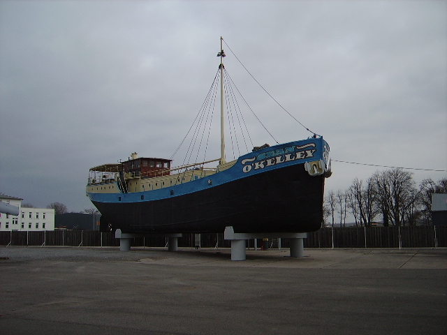 Das Kelly Familiy Hausboot in Technik Museum Speyer am 24.02.11
