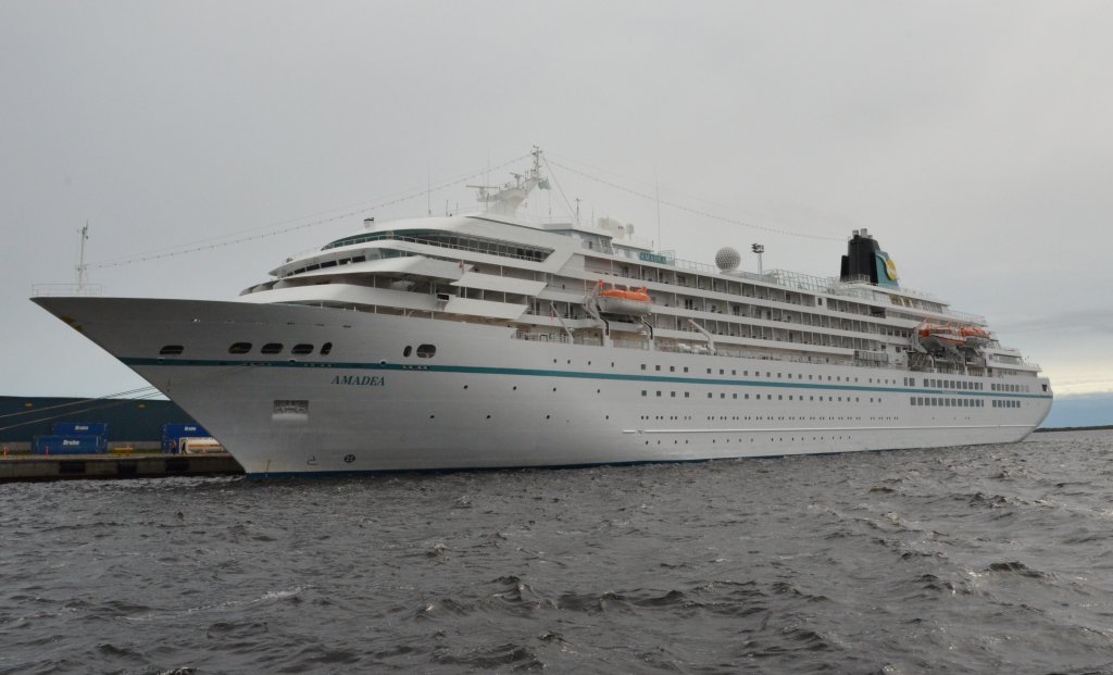Das Kreuzfahrtschiff ,,AMADEA‘‘ hat im Hafen von Kemi/Finnland am 20.06.2012 festgemacht.