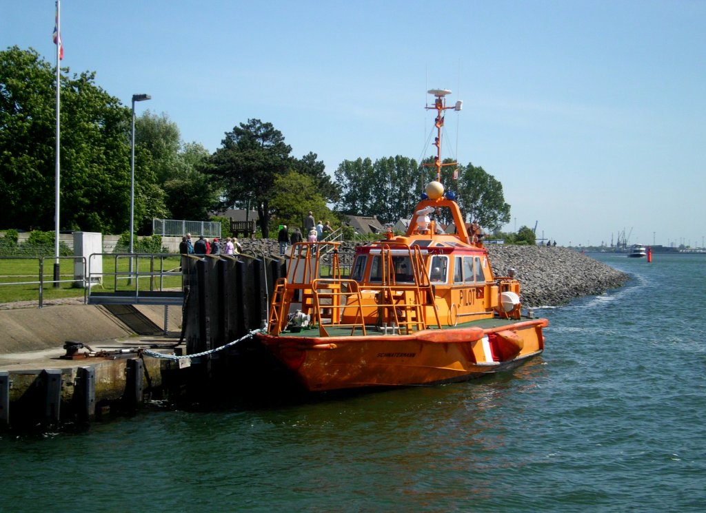 Das Lotsenboot Schnatermann auf der Unterwarnow in Rostock Hohe Dne.(3.6.2013)