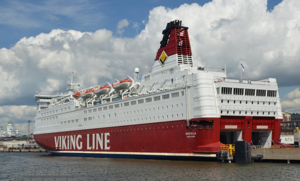 Das Ro-Ro Fhrschiff Mariella von Viking Line, fhrt zwischen Helsinki und Stockholm. Am 07.06.2012 im Hafen von Helsinki beobachtet.