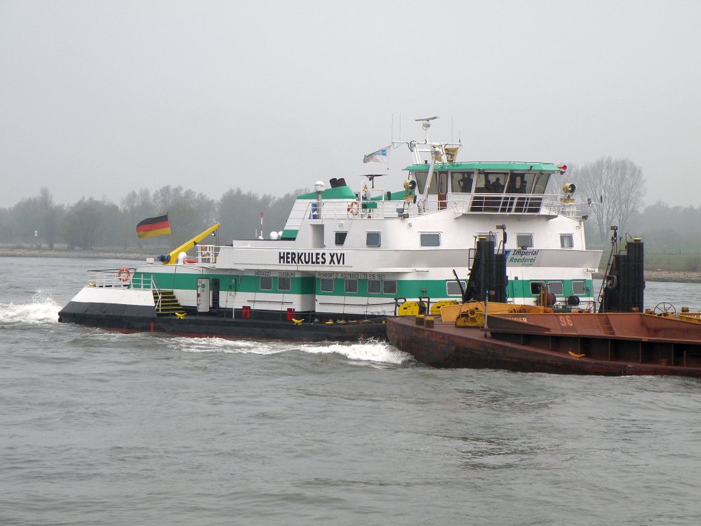 Das  Schubboot HERKULES  XVI   auf  dem  Rhein  zu  Berg.