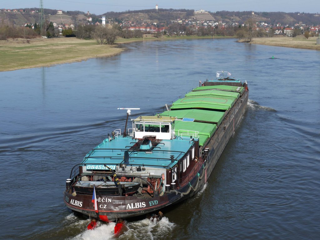 Das tschechische Gtermotorschiff ALBIS (08455001), Decin - Ex-Namen: Offen 11, CSPL-MN 11619, Labe 19 - die Elbe zu Berg bei Niederwartha; 16.03.2012