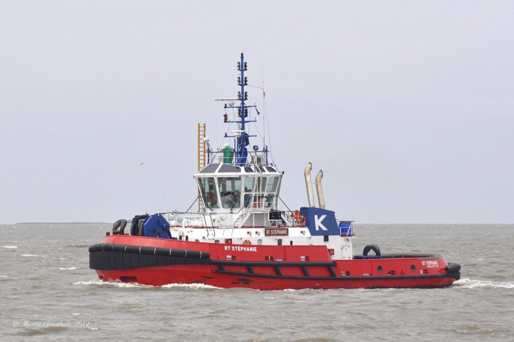 Der Kotug-Schlepper  RT Stephanie  am 31.07.2011 auf der Weser vor Bremerhaven.
L: 27,7m / B: 11,2m / Tg: 5,8m / Pfahlzug 65t / 12 kn / Bj: 2005 / IMO 9320829