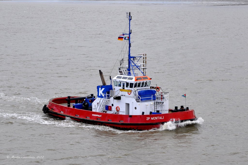 Der Kotug-Schlepper ZP Montali am 24.09.2011 auf der Weser vor Bremerhaven.
L: 28,85m / B: 10,36m / Tg: 5,4m / 2460 kw / 11,5 kn / Pfahlzug 51 t / Bj: 1985 / Heimathafen Rotterdam / Flagge Niederlande