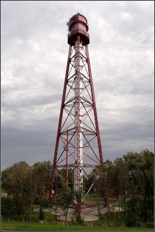 Der Leuchtturm von Campen ist mit seinen 65 m Höhe der höchste