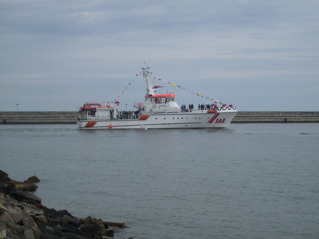 Der neue Seenotkreuzer! Der SK HARRO KOEBKE hie noch vor wenigen Minuten SK 32 bevor er in Sassnitz getauft wurde und ab jetzt immer im Einsatz ist. 26.05.2012