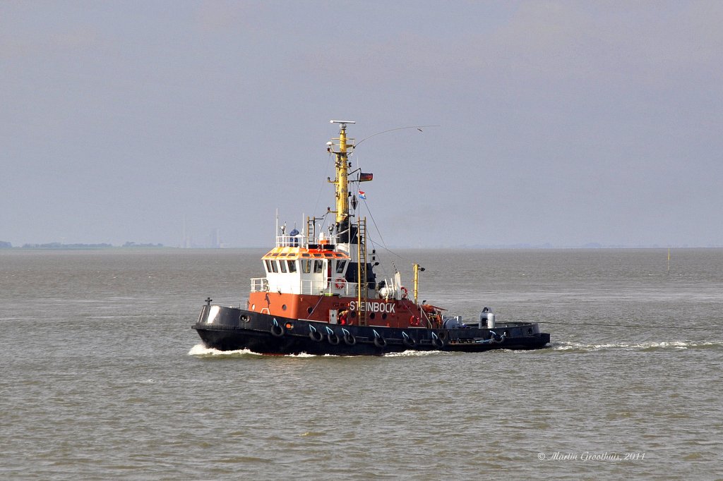 Der Schlepper  Steinbock  im Verbund mit dem Schwimmkran  Enak  am 11.09.2011 auf der Auenweser.L: 28 / B: 8m / Tg: 4,5m / IMO 6826858 / Flagge: Deutschland