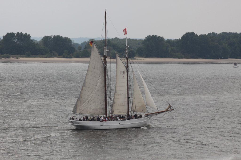 Der Schoner Elbe auf der Elbe, hhe Wedel, 01.08.2010