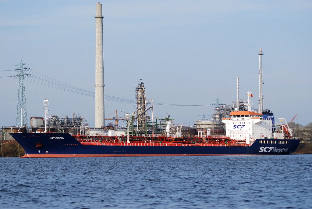 Der Tanker Mar Patricia IMO-Nummer:9156034 Flagge:Malta Lnge:158.0m Breite:22.0m Baujahr:1998 Bauwerft:Union Naval de Levante,Madrid Spanien im Hafen von Hamburg aufgenommen am 02.04.11