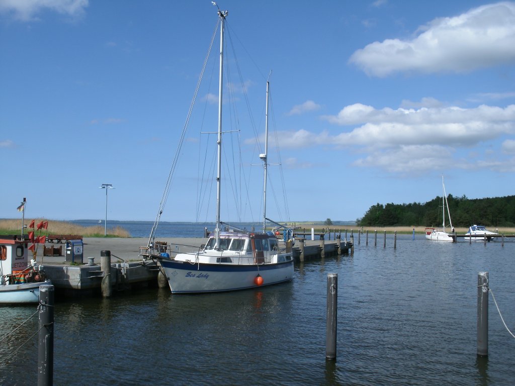 Der Zweimaster  SEA LADY ,am 23.Mai 2013,im Hafen von Ralswiek.