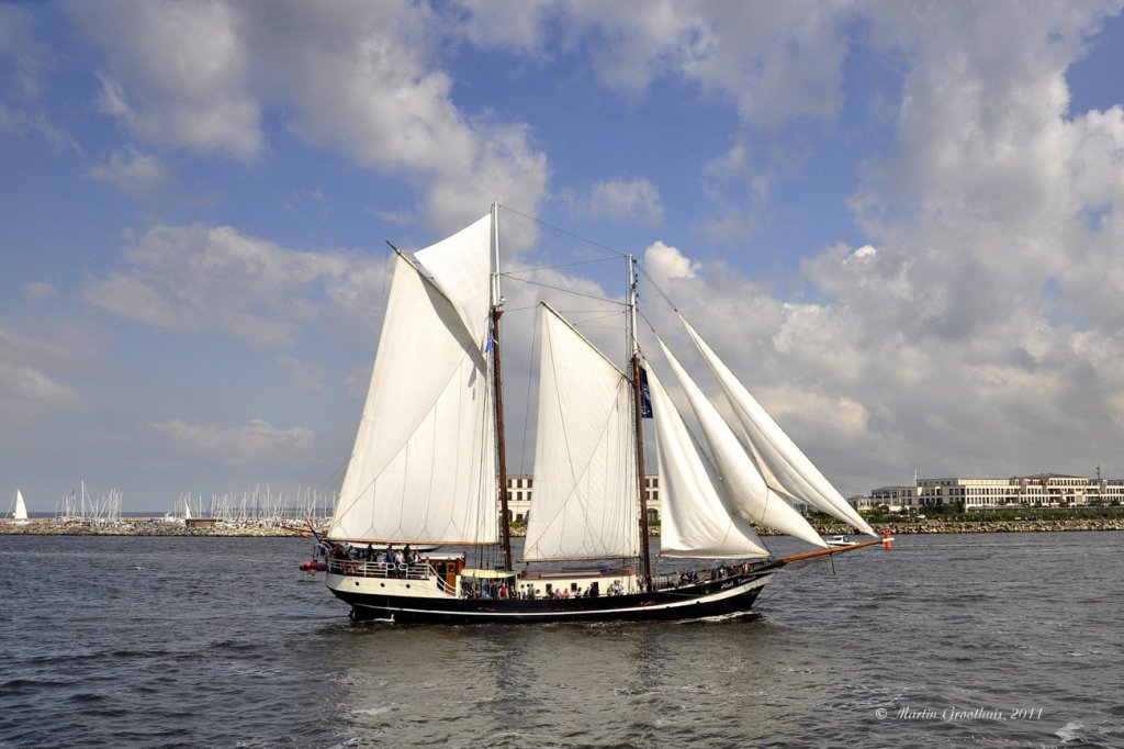 Der Zweimastgaffelschoner  Abel Tasman  am 13.08.2011 auf der Hanse Sail in Warnemnde.
L:40,5m / B: 6.60m / Tg: 2,50m / Bj: 1913 / Segelflche: 350 m2 / Heimathafen: Kampen / Flagge: Niederlande