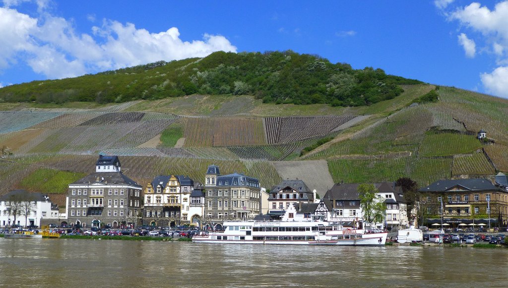 Deutschland, Rheinland-Pfalz, Landkreis Bernkastel-Wittlich, Bernkastel, auf der Mosel, das FGS  Mosella , 05.05.2013