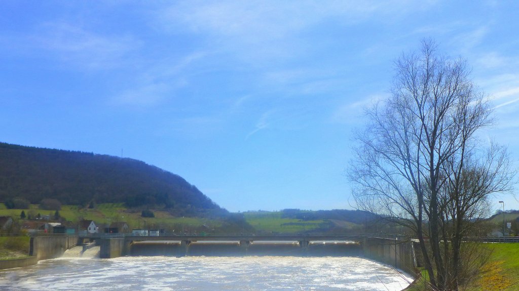 Deutschland, Rheinland-Pfalz, Stauwehr der Saar in Schoden, 14.04.2013