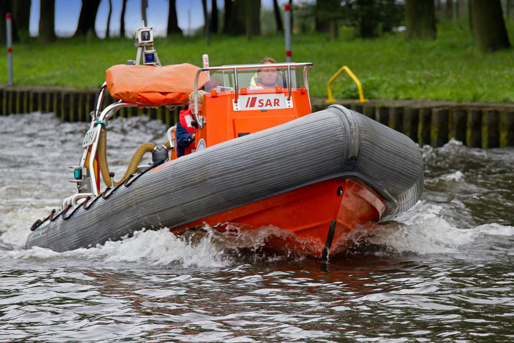 DGzRS Die Seenotretter mit DORA's 225 PS gelenkt von zahrter Hand, im Juli 2012