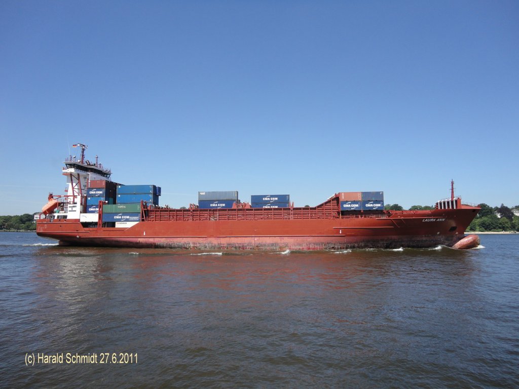 Die 2002 gebaute LAURA ANN  (IMO 9242558) am 27.6.2011, Hamburg einlaufend, Hhe Bubendeyufer
ex Holland Maas Caraibes (bis 2005), Ruth Borchard (bis 2004), als Laura Ann vom Stapel /
Typ: Open-Top-Container / BRZ 9.981, Tragfigkeit: 11.368 t / La 134,44 m, B 22,5 m, Tg 8,71 m / 8.400 kW, 18,5 kn / TEU 868 /  Heimathafen: London, Flagge: GB /
