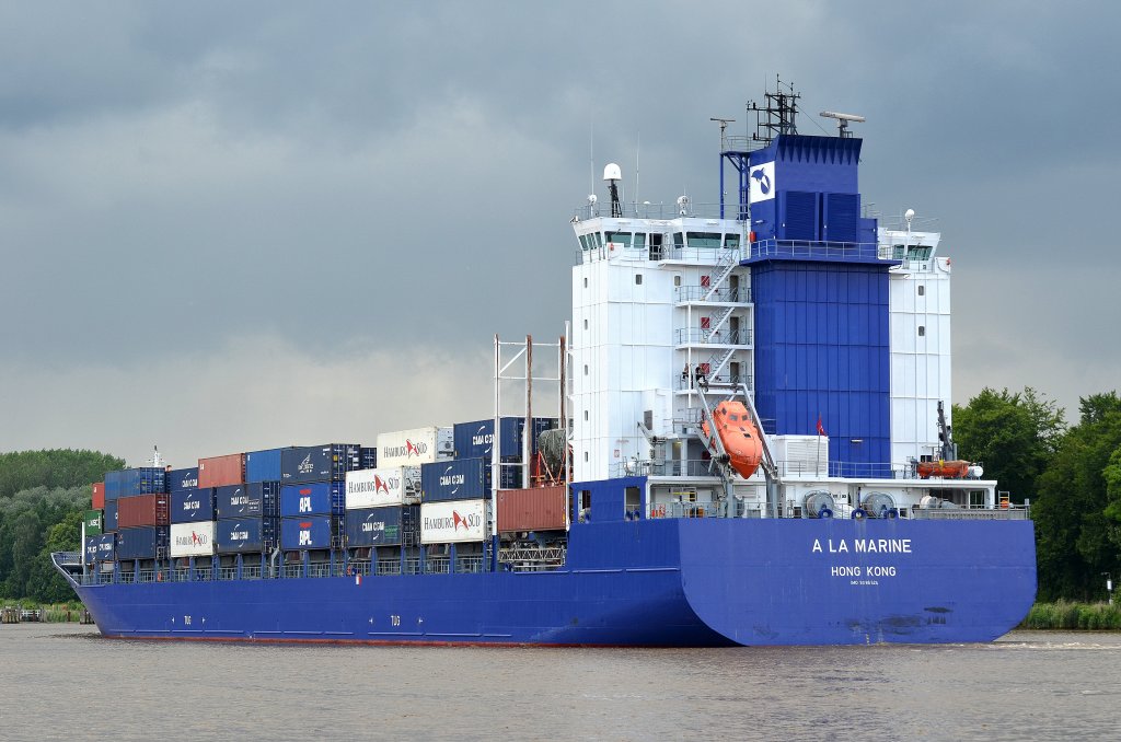 Die A La Marine IMO-Nummer:9386524 Flagge:Hong Kong Lnge:171.0m Breite:26.0m Baujahr:2009 Bauwerft:Peene Werft,Wolgast Deutschland aufgenommen am 23.06.13 im Nord-Ostsee-Kanal an der Weiche Fischerhtte.