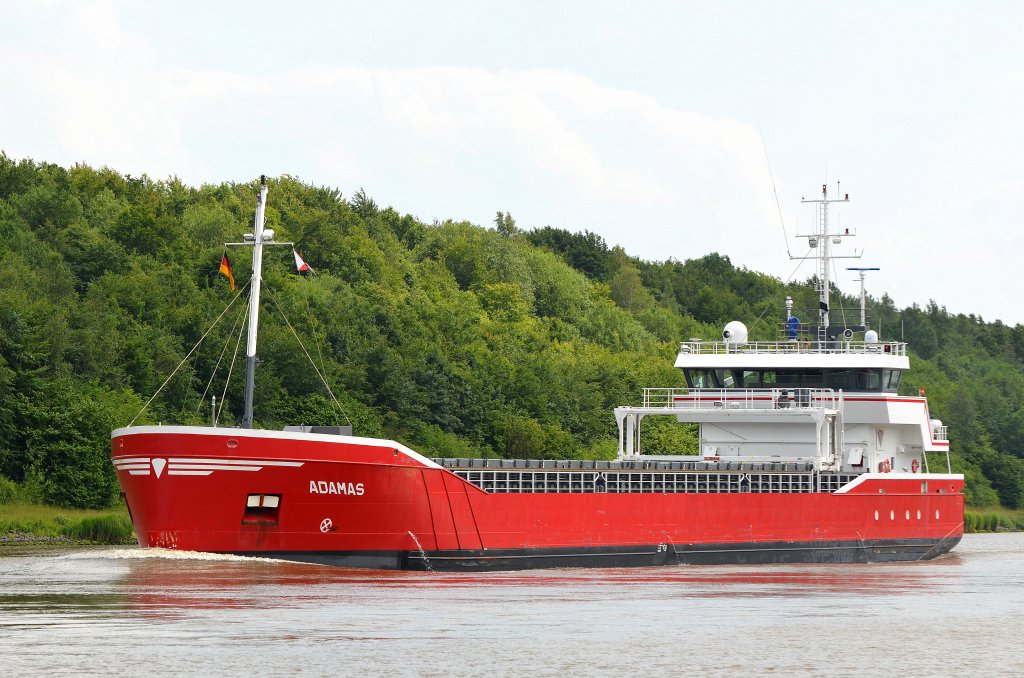 Die Adamas IMO-Nummer:9489558 Flagge:Niederlande Lnge:83.0m Breite:13.0m Baujahr:2010 Bauwerft:Scheepswerf Peters,Kampen Niederlande aufgenommen am 30.06.12 bei Grnental im Nord-Ostsee-Kanal.