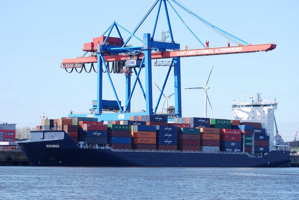 Die am Containerterminal Altenwerder in Hamburg liegende Reinbek IMO-Nummer:9313204 Flagge:Liberia Lnge:169.0m Breite:27.0m Baujahr:2005 Bauwerft:Meyer Werft,Papenburg Deutschland aufgenommen am 19.03.11