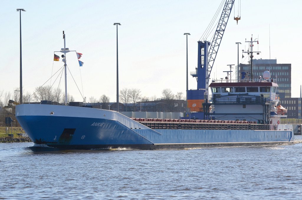 Die Ankie IMO-Nummer:9331359 Flagge:Niederlande Lnge:89.0m Breite:11.0m Baujahr:2007 am 20.04.13 im Nord-Ostsee-Kanal bei Rendsburg.