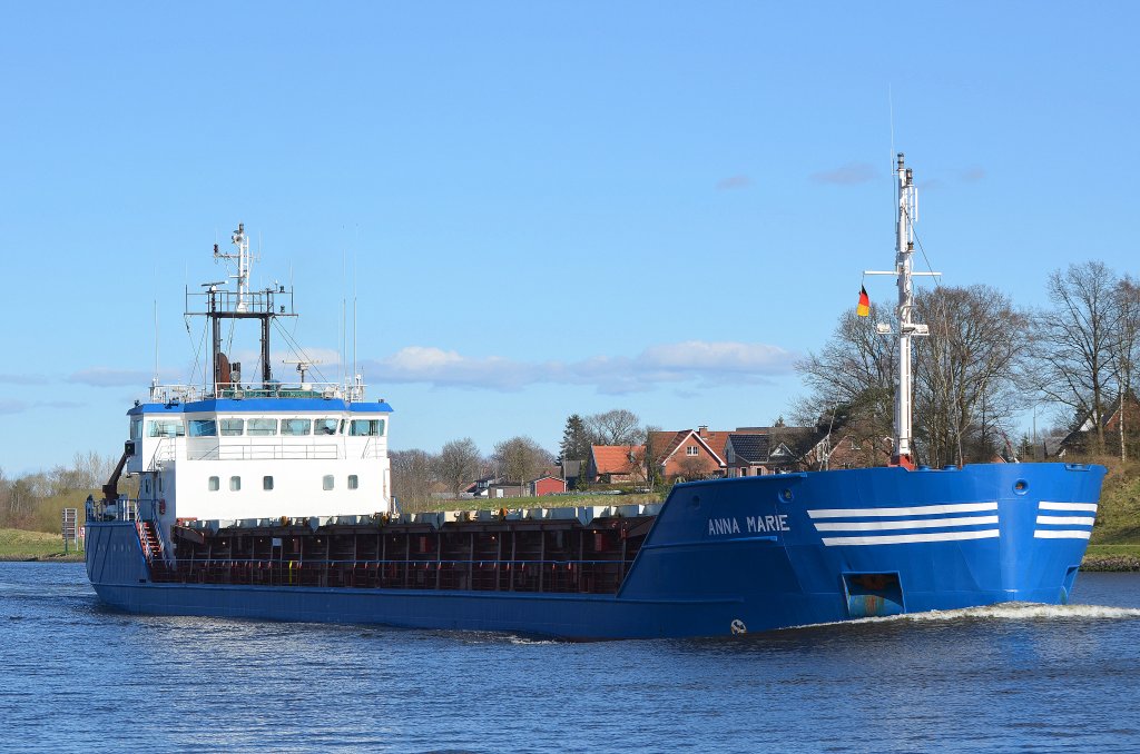 Die Anna Marie IMO-Nummer:9126625 Flagge:Antigua und Barbuda Lnge:83.0m Breite:13.0m Baujahr:1996 Bauwerft:Nevsky Shipbuilding&Shiprepair Plant,Shlisselburg Russland am 07.04.12 aufgenommen auf dem Nord-Ostsee-Kanal bei Rendsburg.