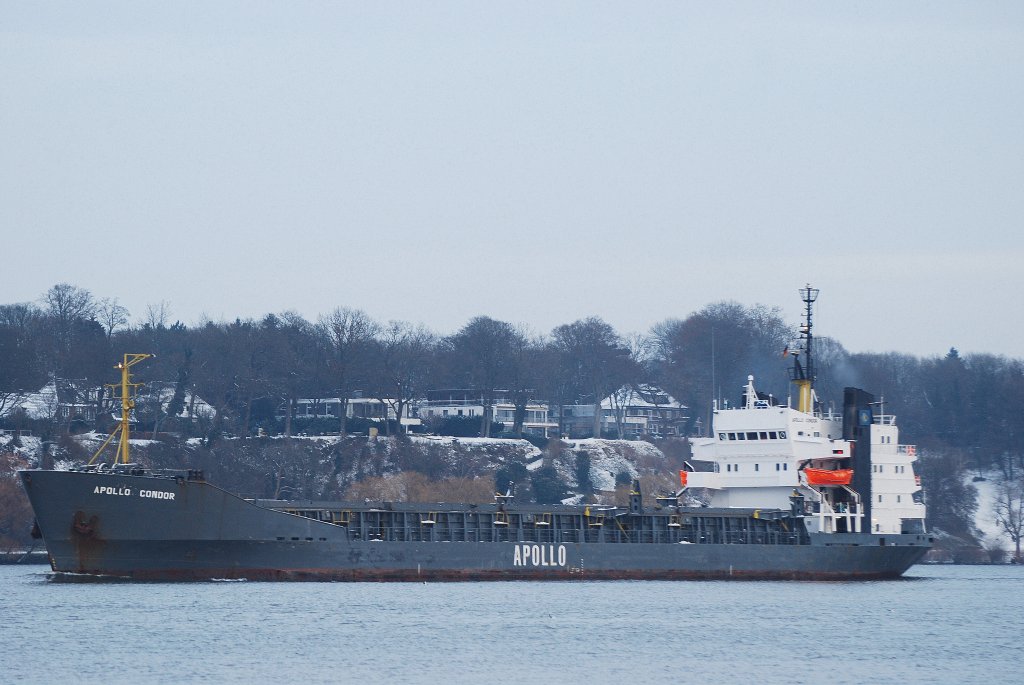 Die Apollo Condor IMO-Nummer:7126102 Flagge:Antigua und Barbuda Lnge:98.0m Breite:16.0m Baujahr:1972 Bauwerft:IHC Krimpen Shipyard,Krimpen aan den IJssel Niederlande auslaufend aus Hamburg am 04.12.10