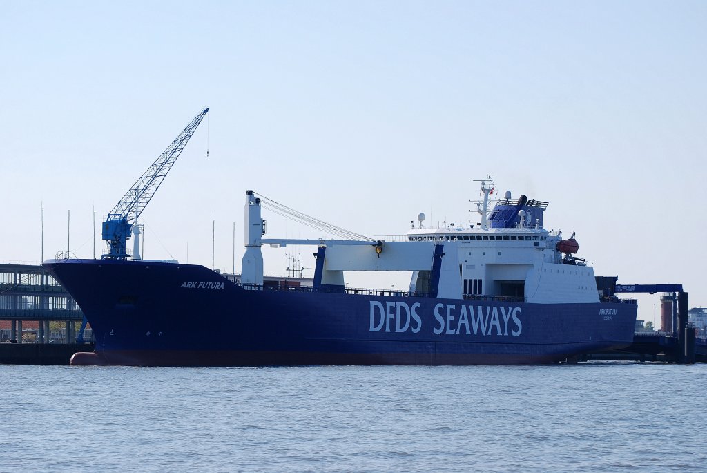 Die Ark Futura IMO-Nummer:9129598 Flagge:Dnemark Lnge:183.0m Breite:25.0m Baujahr:1996 Bauwerft:Cantieri Navali Visentini,Donada Italien in Cuxhaven am 24.04.11