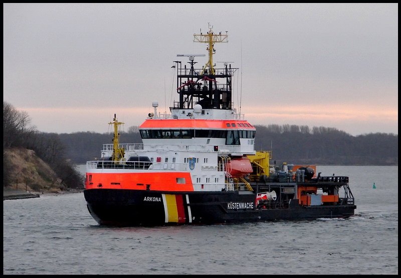 Die  Arkona  im Anlauf auf den Dnholm bei Stralsund.  am 25.01.08