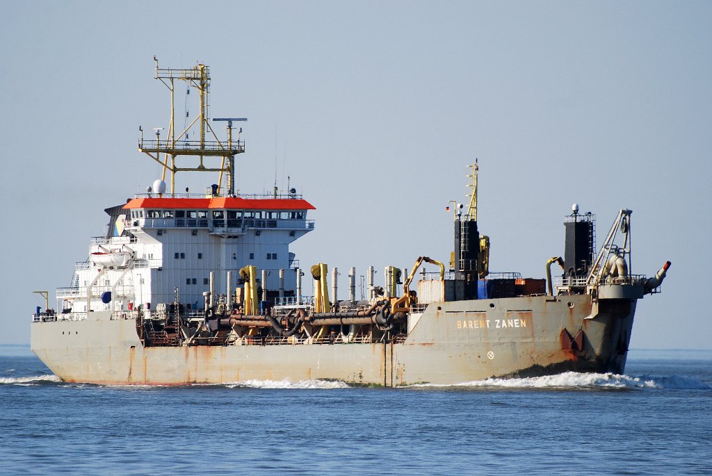 Die Barent Zanen IMO-Nummer:8315504 Flagge:Zypern Länge:144.0m Breite:23.0m Baujahr:1984 Bauwerft:IHC Holland Dredgers,Kinderdijk Niederlande vor Cuxhaven am 24.04.11