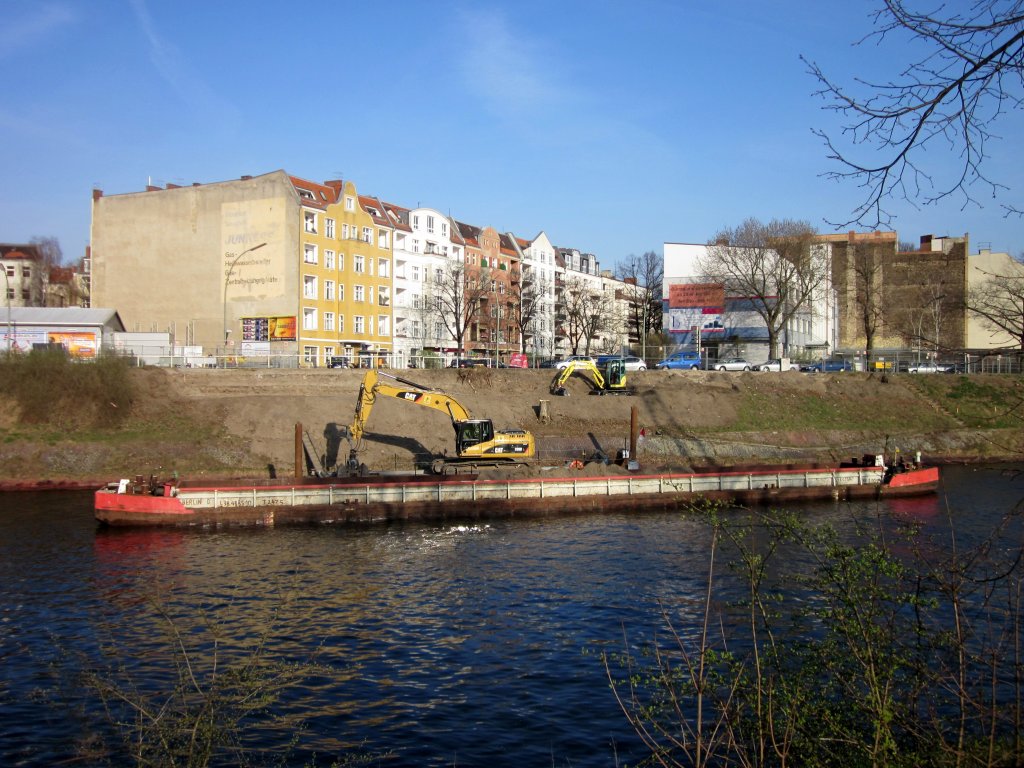 Die Bauarbeiten fr die RoRo-Anlage zum Verladen von Siemens Gasturbinen im Charlottenburger Verbindungskanal haben begonnen. 28.03.2012