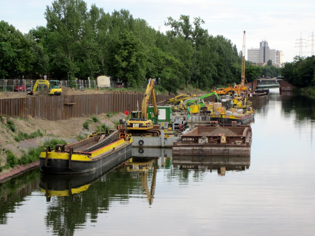 Die Baustelle der RoRo-Anlage im Berliner Charlottenburger Verbindungskanal von nrdlicher Seite am 12.06.2012.