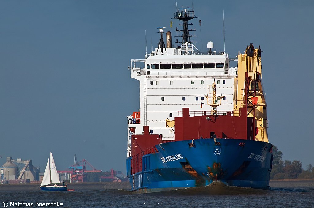 Die BBC Greenland auf der Elbe bei Lhe-Sand am 08.10.09.