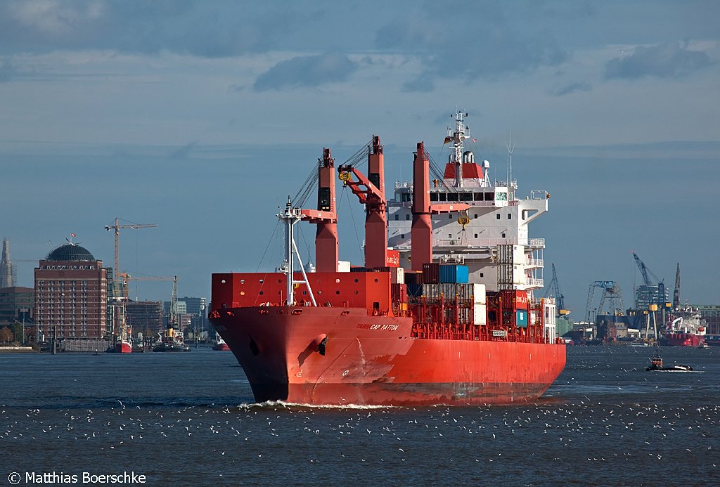 Die Cap Patton auslaufend aus dem Hamburger Hafen am 15.10.09.