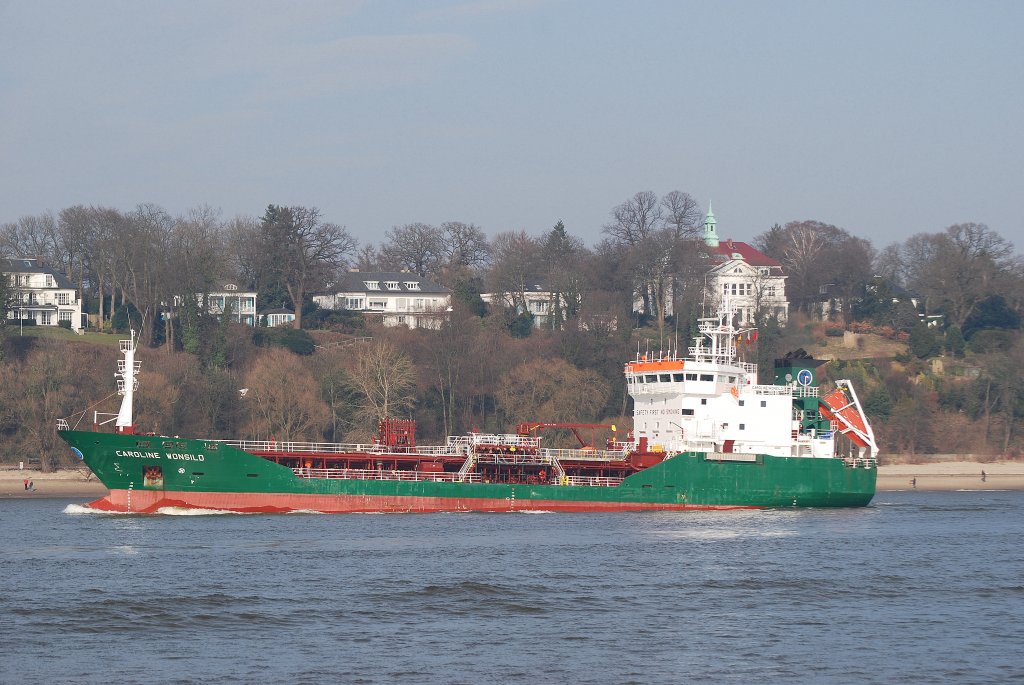 Die Caroline Wonsild IMO-Nummer:9010967 Flagge:Italien Lnge:90.0m Breite:14.0m Baujahr:1994 Bauwerft:Esercizio Cantieri,Viareggio Italien auslaufend aus Hamburg am 26.02.11 