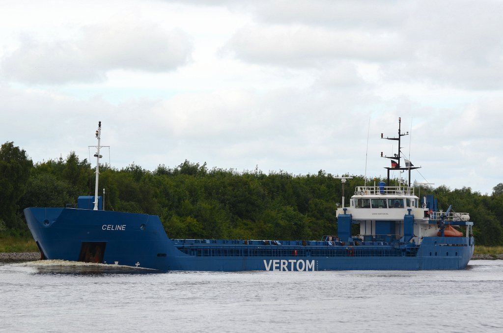 Die Celine IMO-Nummer:9222429 Flagge:Niederlndische Antillen Lnge:82.0m Breite:11.0m Baujahr:2005 am 14.07.13 im Nord-Ostsee-Kanal bei Fischerhtte.