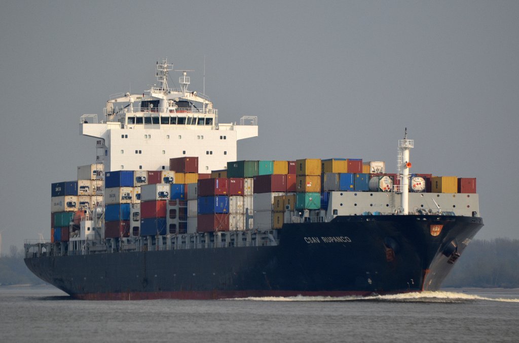 Die CSAV Rupanco aufgenommen beim auslaufen aus Hamburg vom Willkommen Hft Schulau Wedel am 14.04.12 IMO-Nummer:9346017 Flagge:Liberia Lnge:231.0m Breite:32.0m Baujahr:2008 Bauwerft:Shanghai Shipyard,Shanghai China Stellpltze fr 3534 TEU.