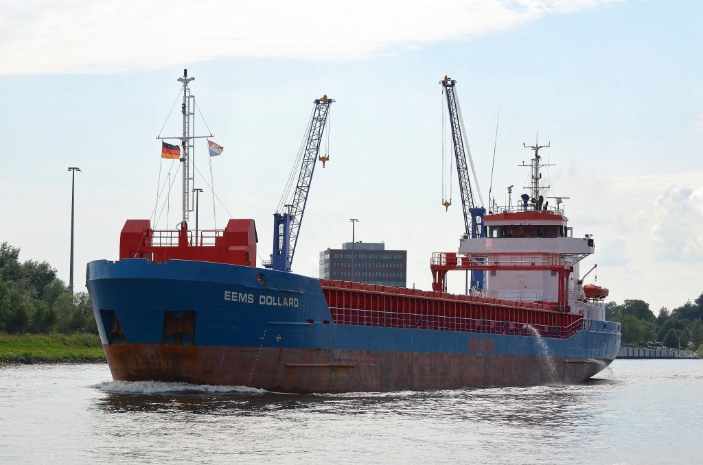 Die EEMS Dollard IMO-Nummer:9278337 Flagge:Niederlande Lnge:89.0m Breite:12.0m Baujahr:2003 Bauwerft:Damen Shipyard Bergum,Bergum Niederlande auf dem Nord-Ostsee-Kanal bei Rendsburg am 05.08.12