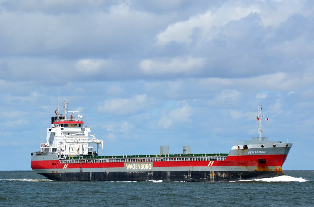 Die Eemsborg IMO-Nummer:9423748 Flagge:Niederlande Lnge:137.0m Breite:16.0m Baujahr:2009 Bauwerft:Royal Niestern Sander,Delfzijl Niederlande aufgenommen vor der Alten Liebe Cuxhaven am 15.07.12