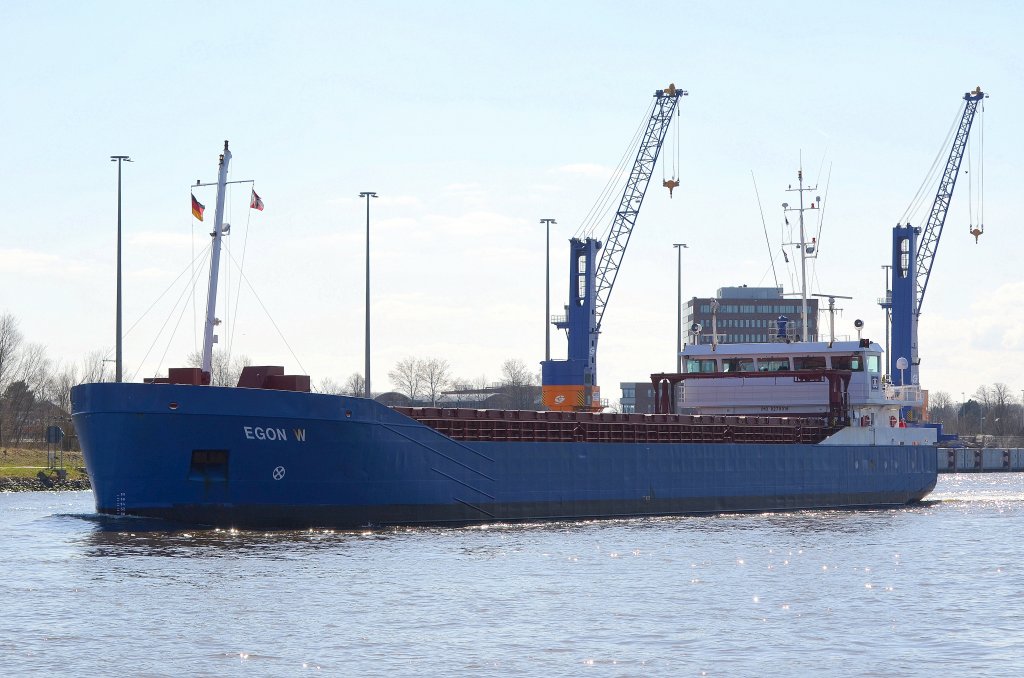 Die Egon W IMO-Nummer:9279018 Flagge:Antigua und Barbuda Lnge:82.0m Breite:13.0m Baujahr:2004 am 20.04.13 auf dem Nord-Ostsee-Kanal in Richtung Kiel fahrend. 