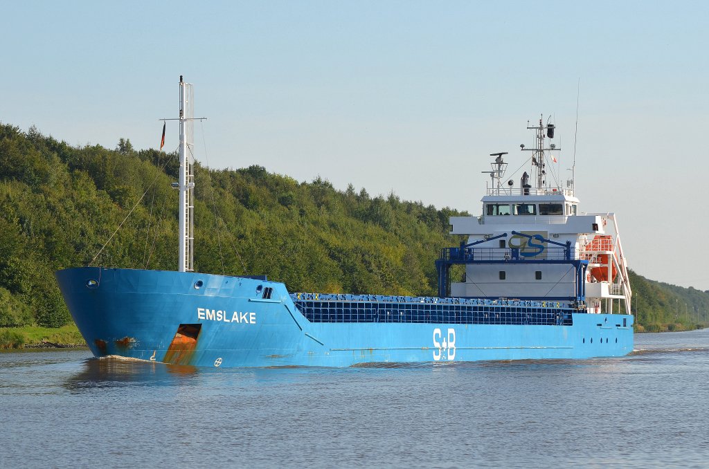 Die Emslake IMO-Nummer:9552032 Flagge:Antigua und Barbuda Lnge:99.0m Breite:14.0m Baujahr:2011 Bauwerft:Western Marine Services,Chittagong Bangladesch aufgenommen am 09.09.12 im Nord-Ostsee-Kanal bei Grnental.