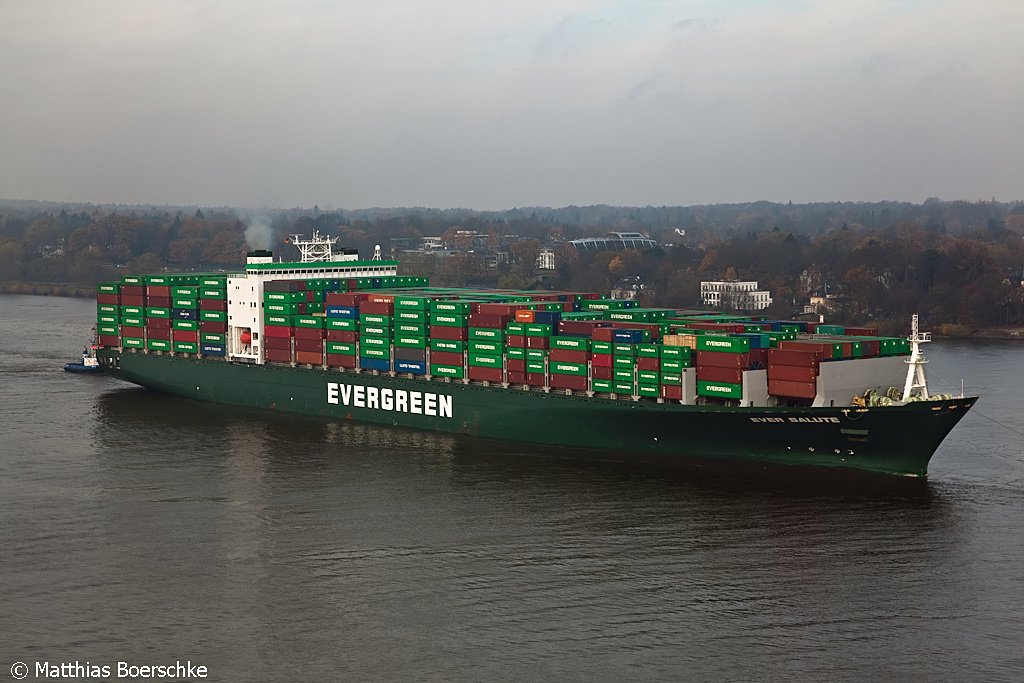 Die Ever Salute auf der Elbe beim Rsch-Park in Hamburg Finkenwerder am 12.11.09.