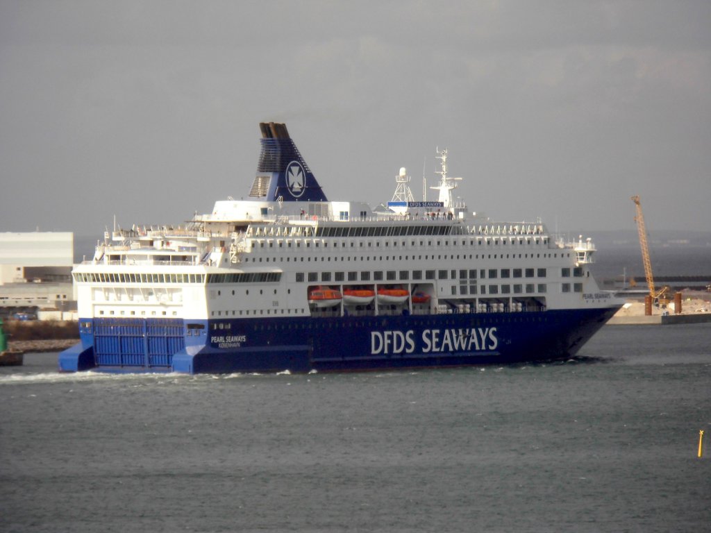 Die Fähre  Pearl Seaways  auslaufend Kopenhagen am 23.04.13 Richtung Oslo.