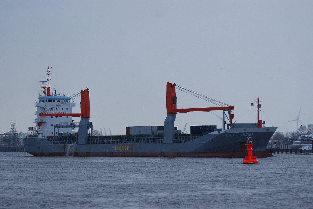 Die Flinterstream IMO-Nummer:9415040 Flagge:Niederlande Lnge:130.0m Breite:17.0m Baujahr:2009 Bauwerft:Ben Kien Shipyard,Haiphong Vietnam auslaufend aus Hamburg vor Teufelsbrck am 07.03.10