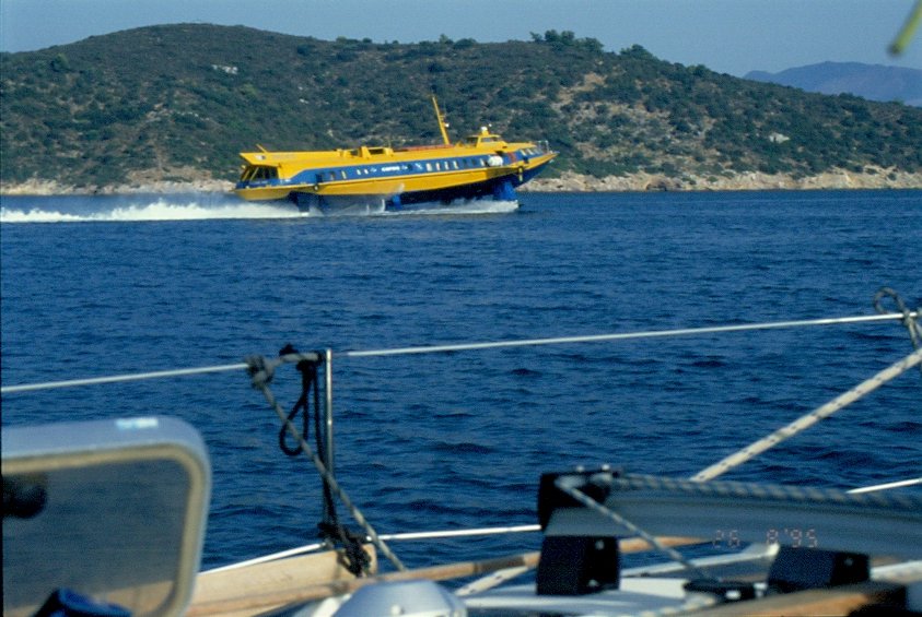 Die  Flying Dolphin  in der Inselwelt der Kykladen im August 1995
