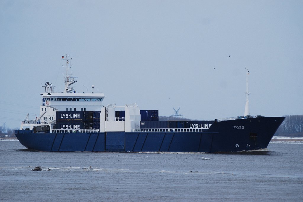 Die Foss auf dem Weg nach Hamburg IMO-Nummer:8713653 Flagge:Norwegen Lnge:101.0m Breite:17.0m Baujahr:1989 Bauwerft:Titovo Shipyard,Kraljevica Kroatien aufgenommen am 20.02.10 bei Lhe.