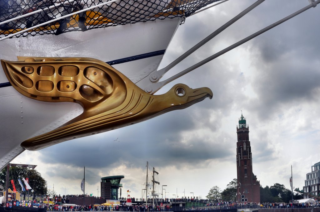 Die Gallionsfigur der  Gorch Fock  - ein Albatros.Gesehen am 25.08.2010 auf der Sail 2010 in Bremerhaven.