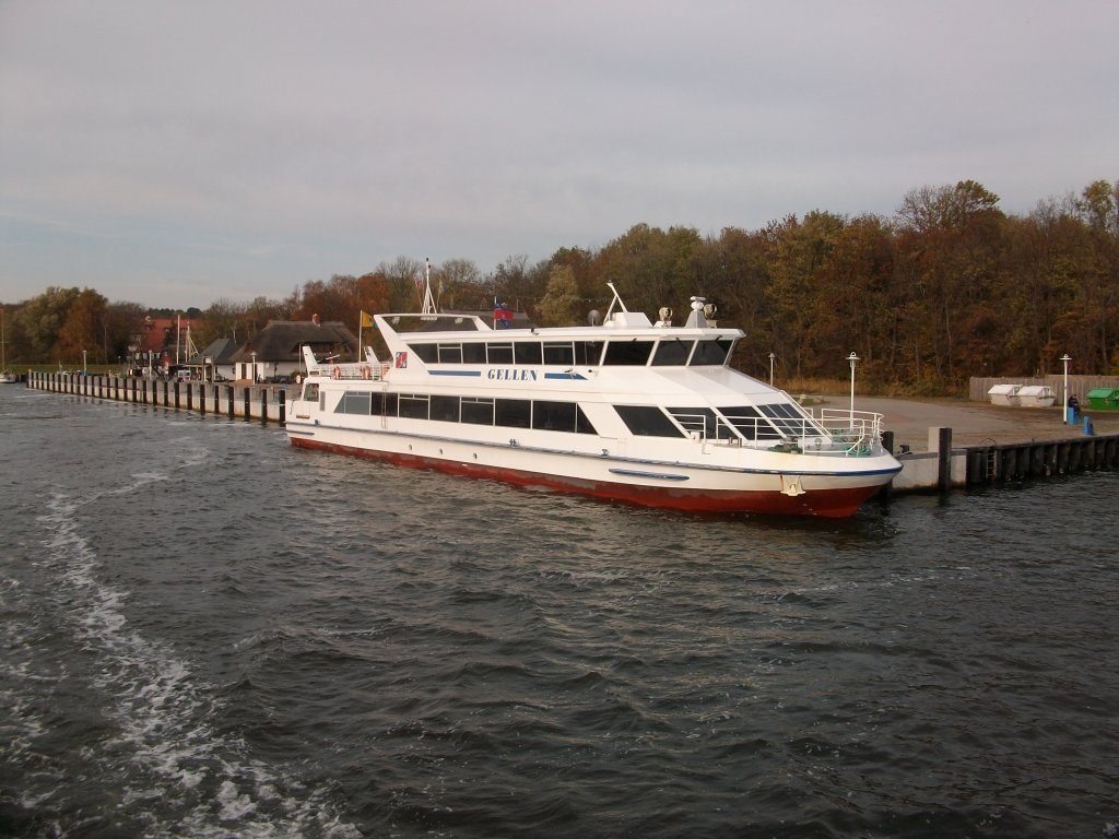 Die  GELLEN  im Hafen von Kloster/Hiddensee am 30.Oktober 2010.