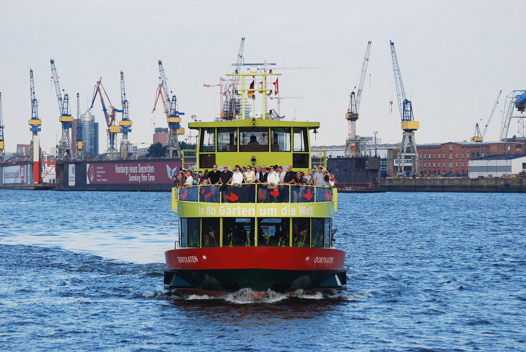 Die HADAG Fhre Oortkaten im Hamburger Hafen am 07.08.10